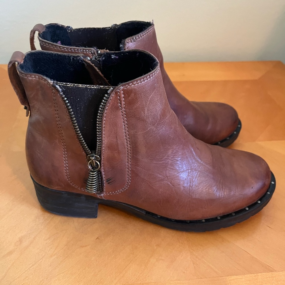 Dromedaris Brown Ankle Booties 39
